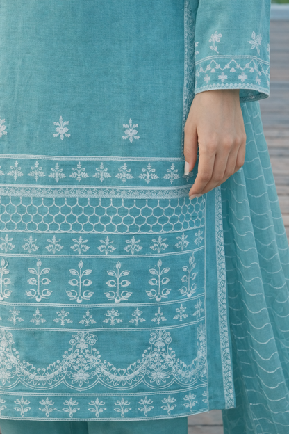 Elegant 3 Piece Chiffon Suit – Lightweight & Graceful